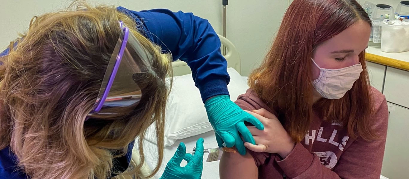 Η Pfizer ξεκινάει να εμβολιάζει σύντομα παιδιά 12-15 ετών ακόμα και αν δεν κινδυνεύουν από τον κορωνοϊό!